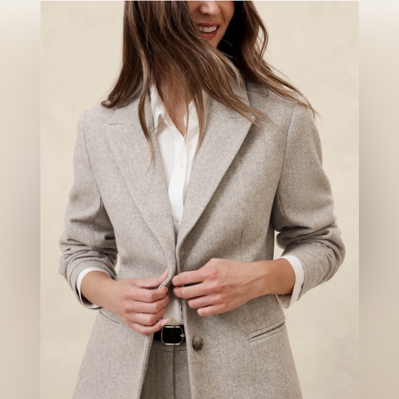 Banana Republic Factory women Wool-Blend Herringbone Blazer. Size 4. NWT! - Picture 3 of 14